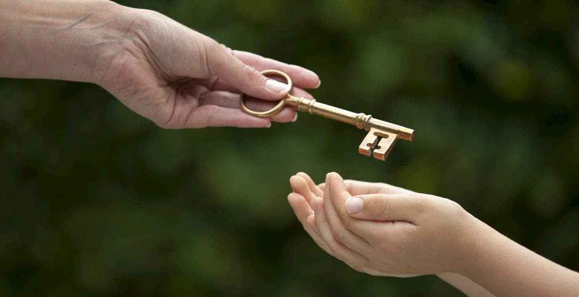 Comment transmettre votre patrimoine après 80 ans ?