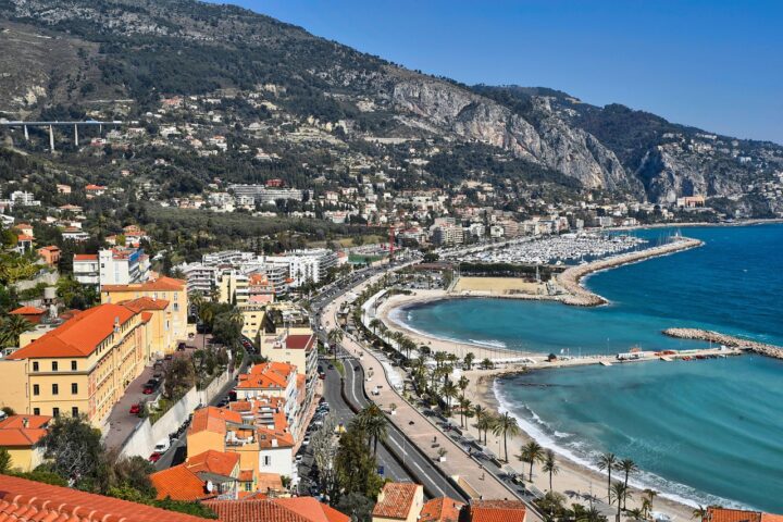 Comment choisir une agence immobilière de luxe pour investir sur la côte d’azur