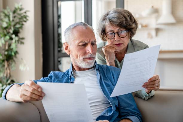 notaire et un client préparant sa retraite