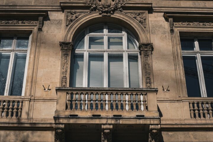 DPE et passoires thermiques en location : calendrier 2025-2034, sanctions et options pour le bailleur